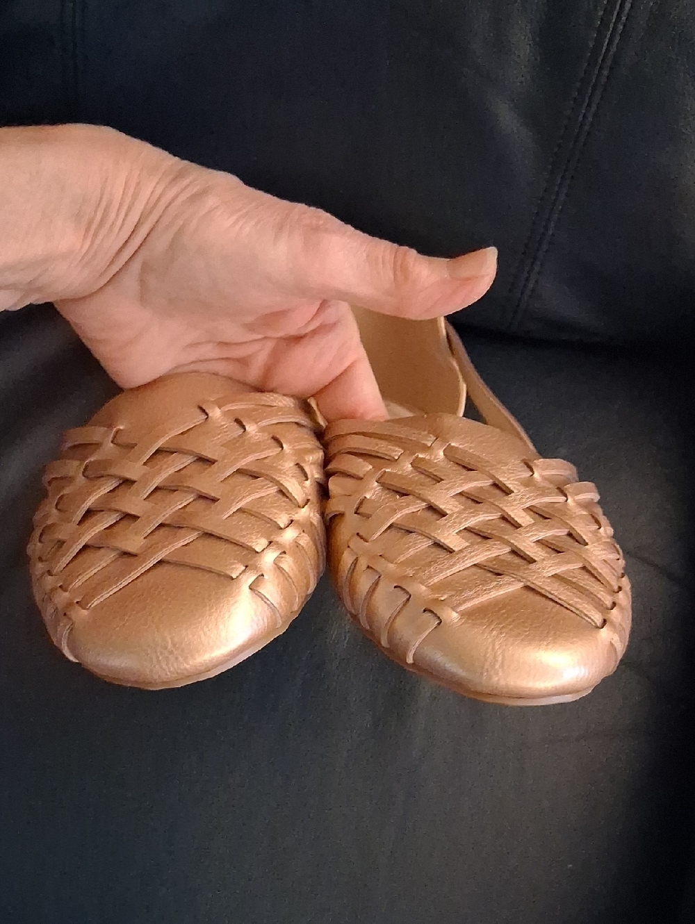 Journee Ekko Champagne Gold Slip-on Summer Huarache Flats Vegan Leather Sz 12W - Picture 7 of 9